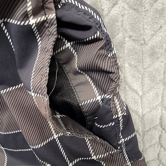 Oakley Board Shorts Mens Size 38 Gray Black Plaid Swim Trunks Amphibian - Picture 9 of 13